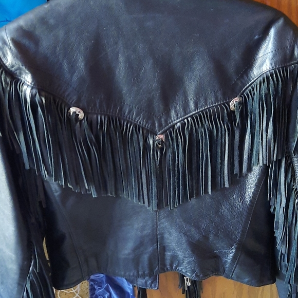 Women’s Rare  Vintage leather Concho fringe cropped jacket - Picture 3 of 17